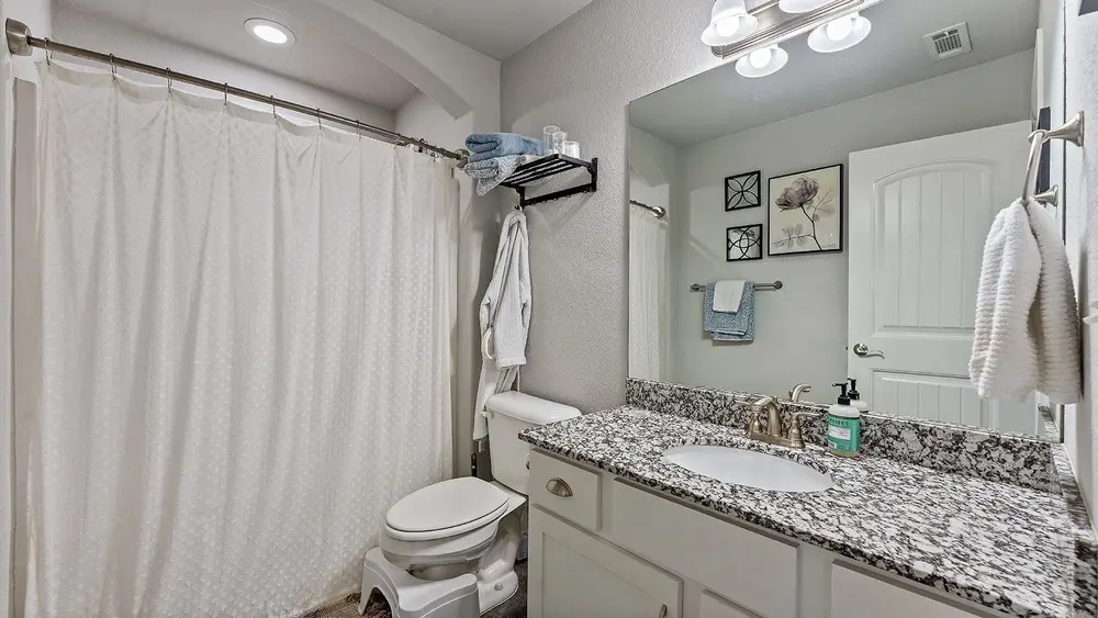 Photo of 1201 Rosemary St, Centerton, AR 72719