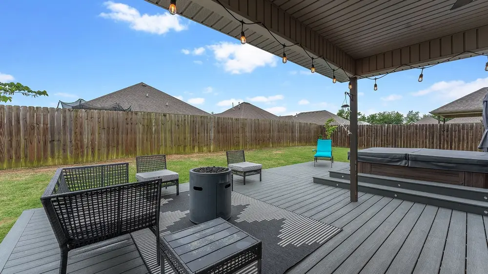 Photo of 1201 Rosemary St, Centerton, AR 72719