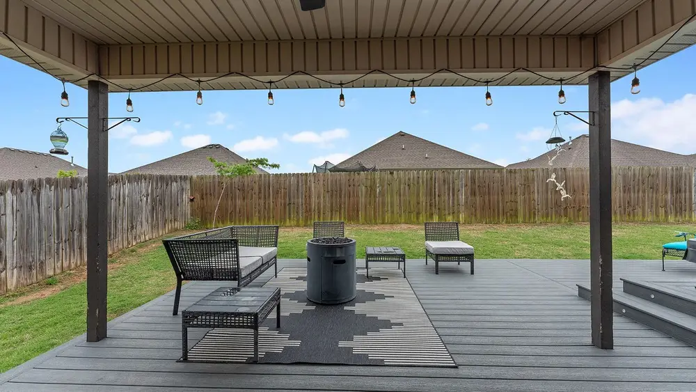Photo of 1201 Rosemary St, Centerton, AR 72719